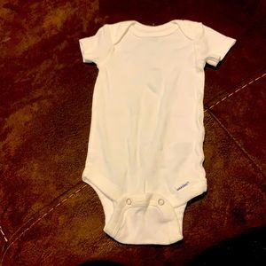 White shirt sleeve onesies
